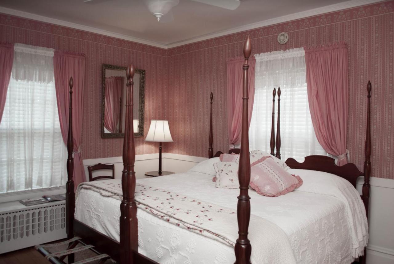 Colonial Capital B&B วิลเลียมส์เบิร์ก ภายนอก รูปภาพ