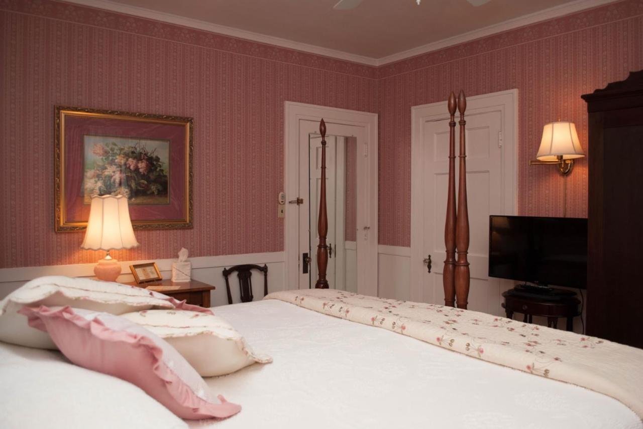 Colonial Capital B&B วิลเลียมส์เบิร์ก ภายนอก รูปภาพ