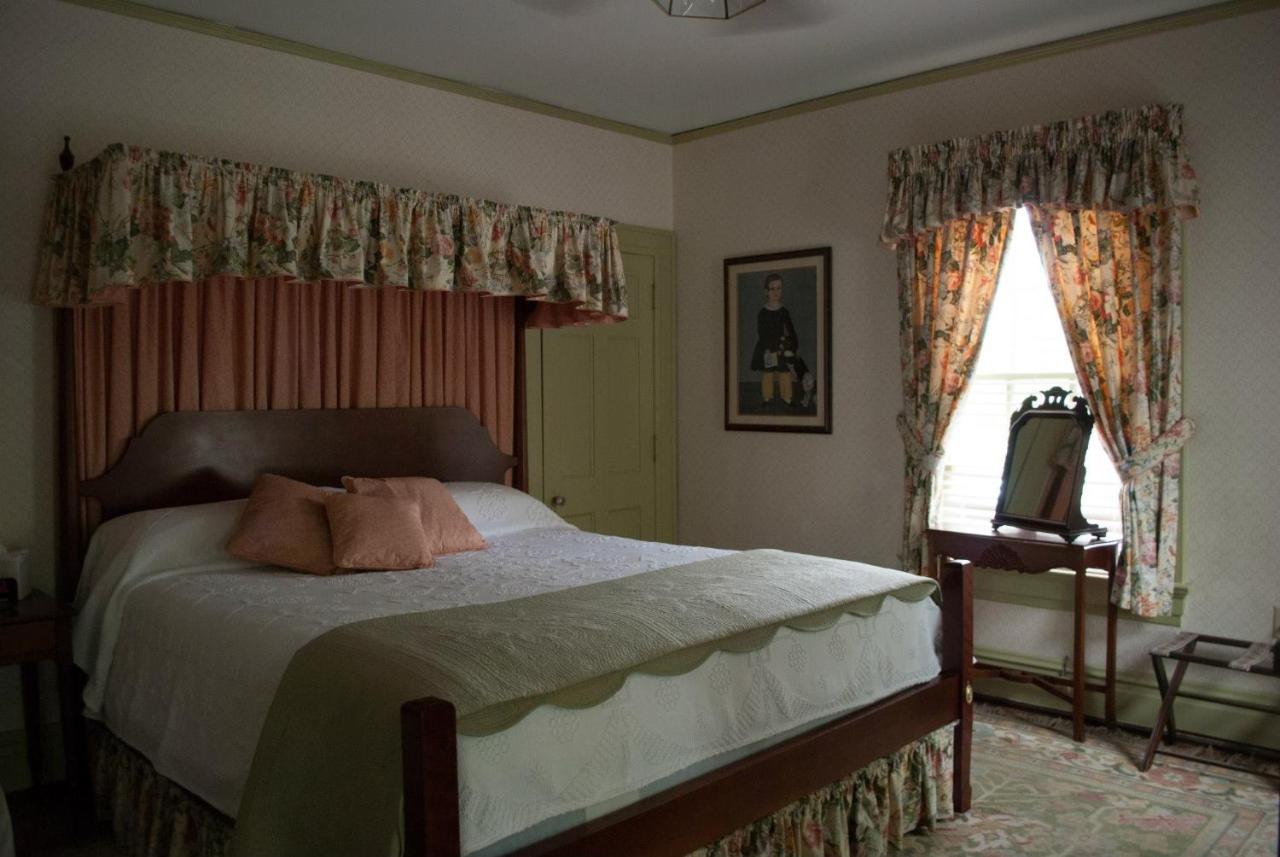 Colonial Capital B&B วิลเลียมส์เบิร์ก ภายนอก รูปภาพ