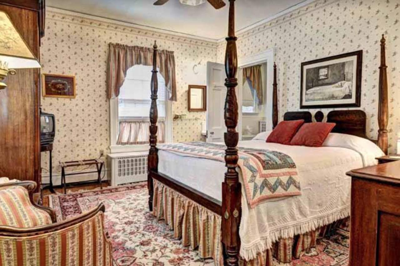 Colonial Capital B&B วิลเลียมส์เบิร์ก ภายนอก รูปภาพ