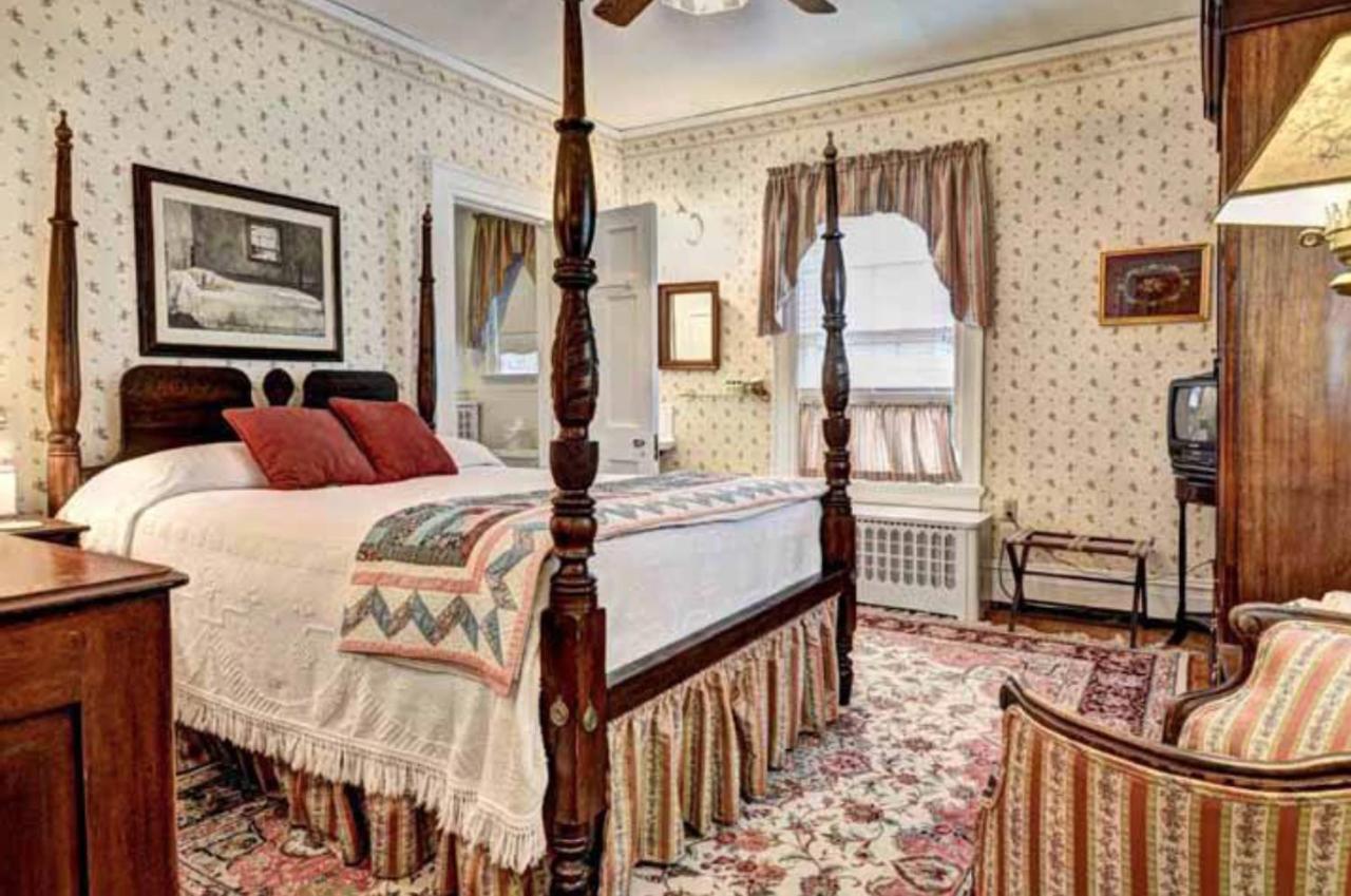 Colonial Capital B&B วิลเลียมส์เบิร์ก ภายนอก รูปภาพ