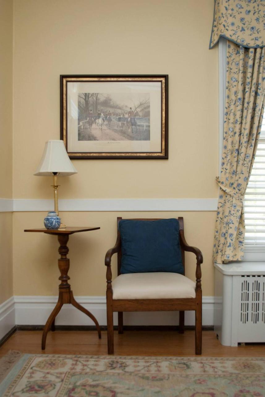 Colonial Capital B&B วิลเลียมส์เบิร์ก ภายนอก รูปภาพ